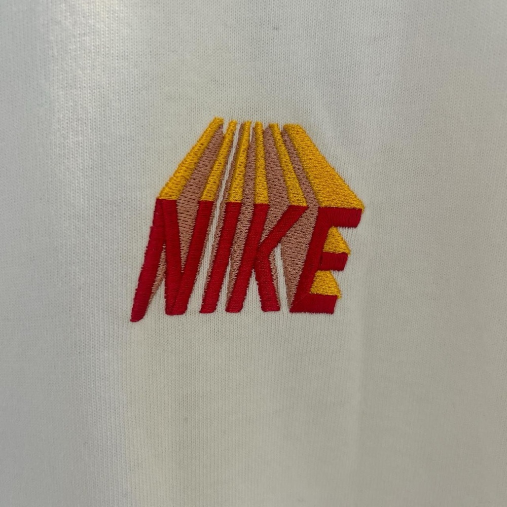 Nike Men's White T-Shirt - Picture 2 of 5